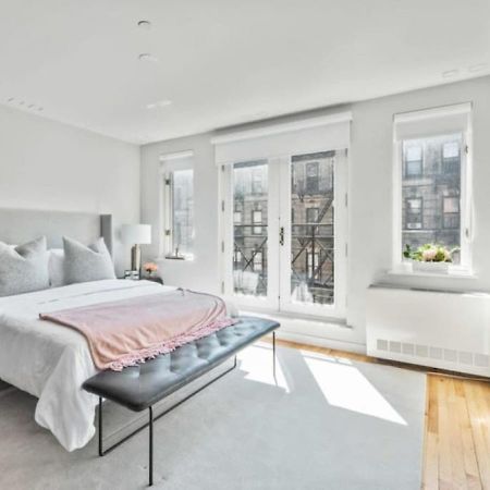 Luxe Studio With Charming Juliet Balcony Apartment New York City Exterior photo