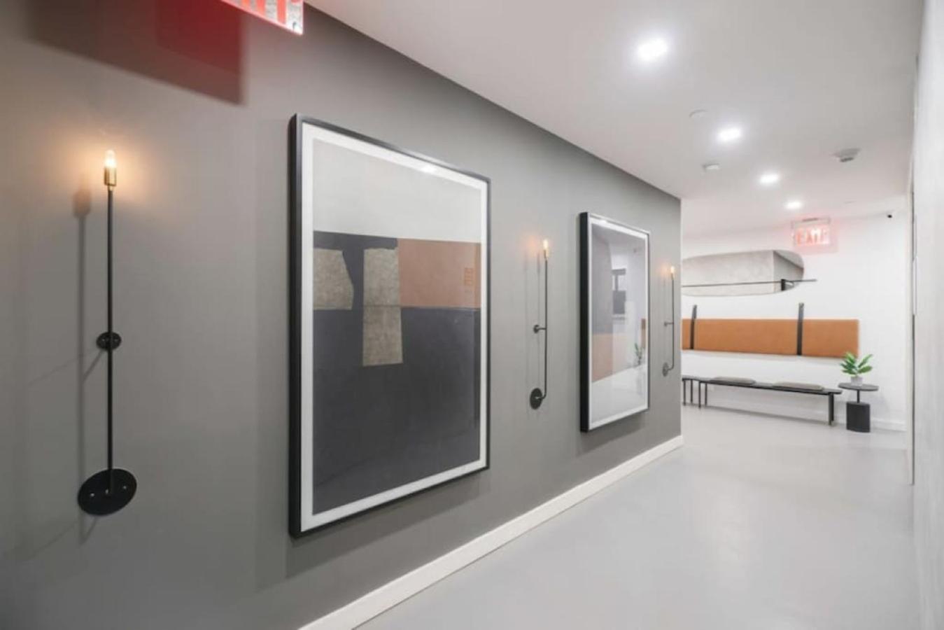 Luxe Studio With Charming Juliet Balcony Apartment New York City Exterior photo